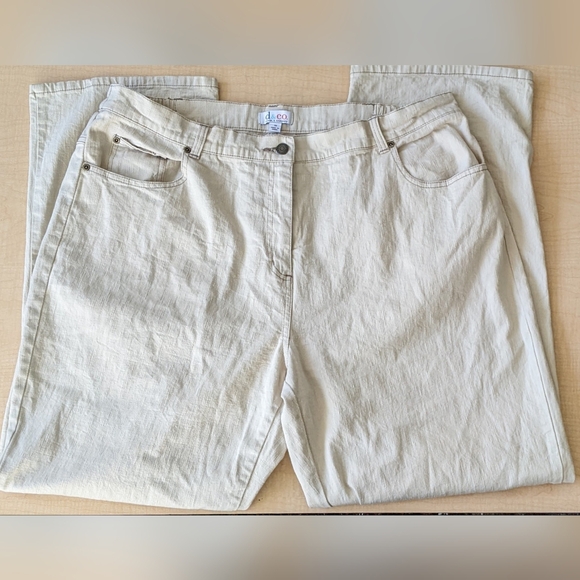 Denim & Company vintage paisley embroidered cream colored jeans - Picture 2 of 4